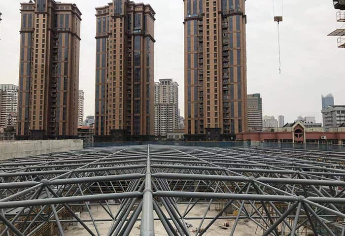 兴安盟螺栓球网架结构